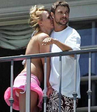 “Work bitch”, la svolta sadomaso di Britney Spears “Work bitch”, la svolta sadomaso di Britney Spears