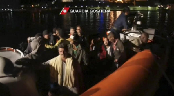 Lampedusa, strage di migranti: oltre cento le vittime. Il Colle: “Cambiare le leggi” Lampedusa, strage di migranti: oltre cento le vittime. Il Colle: “Cambiare le leggi”