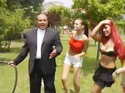 “E’ lesbica. La mia verità sulla Pascale”. La Bonev accusa lady Berlusconi. Che querela… “E’ lesbica. La mia verità sulla Pascale”. La Bonev accusa lady Berlusconi. Che querela…