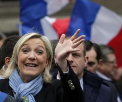 Marine Le Pen vola nei sondaggi. Front National primo partito francese