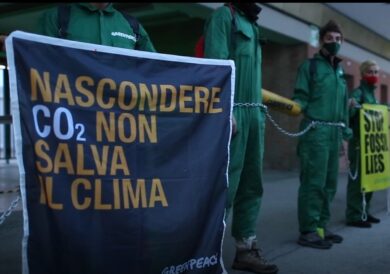 Appello dei Nobel per la Pace a Putin: “Libera gli attivisti di Greenpeace”