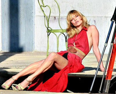 Kate Moss sfigurata dal botox: ecco il vero volto della top model Kate Moss sfigurata dal botox: ecco il vero volto della top model