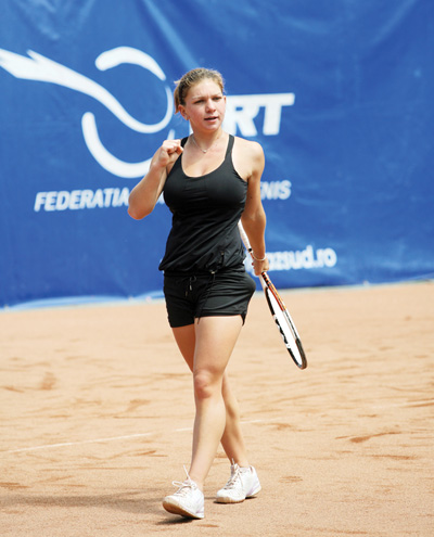 Cinque tornei vinti dopo essersi fatta ridurre il seno: la storia della tennista Simona Halep Cinque tornei vinti dopo essersi fatta ridurre il seno: la storia della tennista Simona Halep