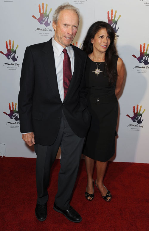 Clint Eastwood lasciato dalla moglie: con Dina amore finito dopo 17 anni Clint Eastwood lasciato dalla moglie: con Dina amore finito dopo 17 anni