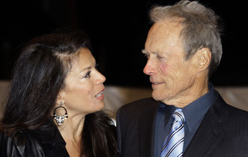 Clint Eastwood lasciato dalla moglie: con Dina amore finito dopo 17 anni Clint Eastwood lasciato dalla moglie: con Dina amore finito dopo 17 anni