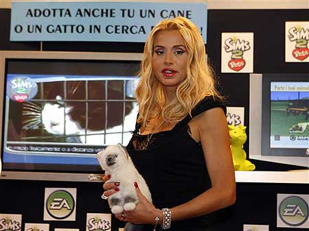 Valeria Marini accusata di appropriazione indebita: sotto processo a causa dei diamanti Valeria Marini accusata di appropriazione indebita: sotto processo a causa dei diamanti