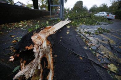 La svolta: calano le temperature. E domenica violentissime piogge