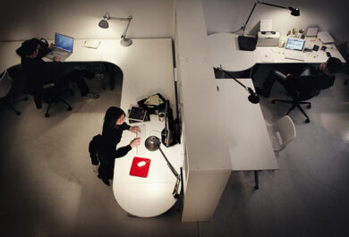 Ufficio condiviso contro la crisi. Coworking, il primo libro in Italia