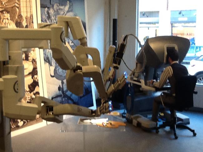Robot sempre più diffusi in chirurgia. Italia leader europeo Robot sempre più diffusi in chirurgia. Italia leader europeo