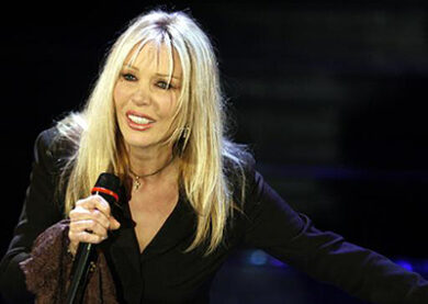 Ivana Spagna aggredita e derubata: “Ecco i lividi che mi hanno lasciato”