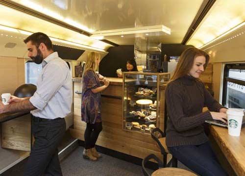 Arriva il vagone Starbucks sui treni svizzeri. Foto in anteprima Arriva il vagone Starbucks sui treni svizzeri. Foto in anteprima