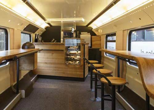 Arriva il vagone Starbucks sui treni svizzeri. Foto in anteprima Arriva il vagone Starbucks sui treni svizzeri. Foto in anteprima