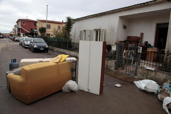 Alluvione in Sardegna: morti e feriti. Più di 2700 gli sfollati Alluvione in Sardegna: morti e feriti. Più di 2700 gli sfollati