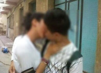 Marocco, rischiano la galera per un bacio