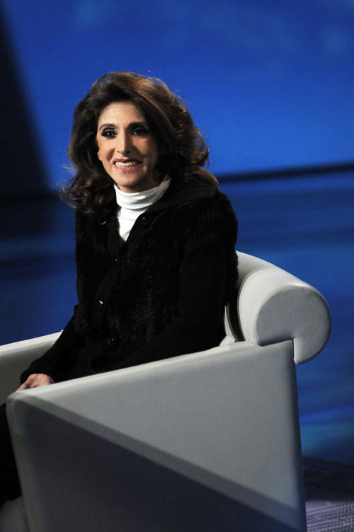 Anna Marchesini malata e dimagrita commuove il pubblico Anna Marchesini malata e dimagrita commuove il pubblico
