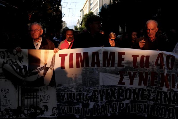 Grecia, i disoccupati s’iniettano il virus dell’Hiv per avere il sussidio statale Grecia, i disoccupati s’iniettano il virus dell’Hiv per avere il sussidio statale