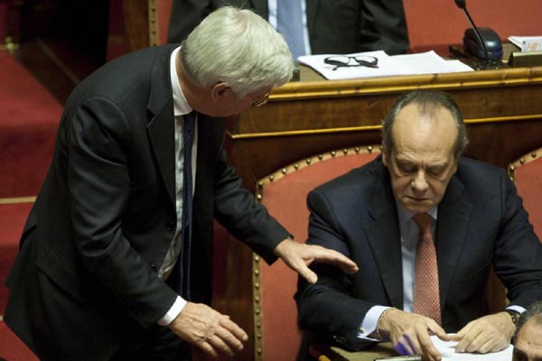 Berlusconi non è più senatore. “Democrazia in lutto” Berlusconi non è più senatore. “Democrazia in lutto”