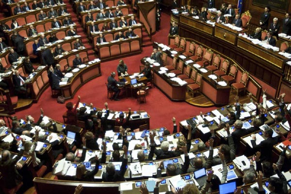 Berlusconi non è più senatore. “Democrazia in lutto” Berlusconi non è più senatore. “Democrazia in lutto”