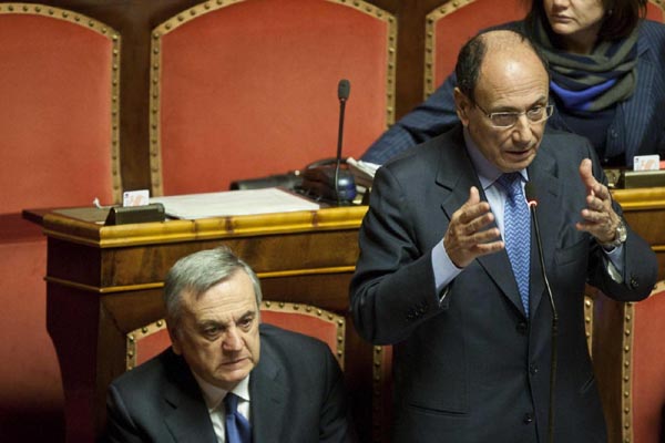 Berlusconi non è più senatore. “Democrazia in lutto” Berlusconi non è più senatore. “Democrazia in lutto”
