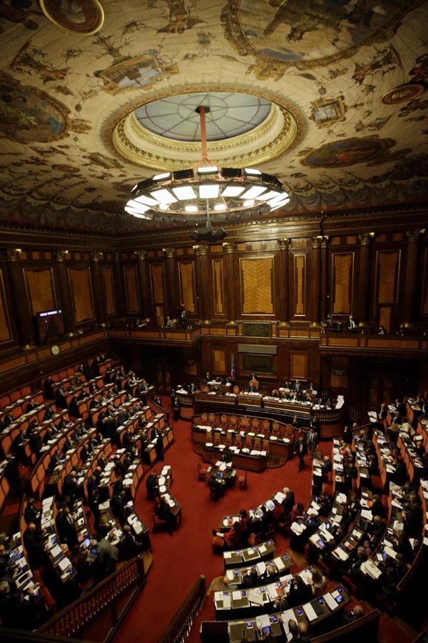 Berlusconi non è più senatore. “Democrazia in lutto” Berlusconi non è più senatore. “Democrazia in lutto”