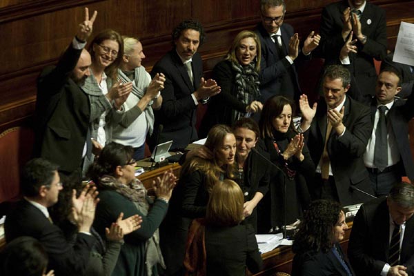 Berlusconi non è più senatore. “Democrazia in lutto” Berlusconi non è più senatore. “Democrazia in lutto”