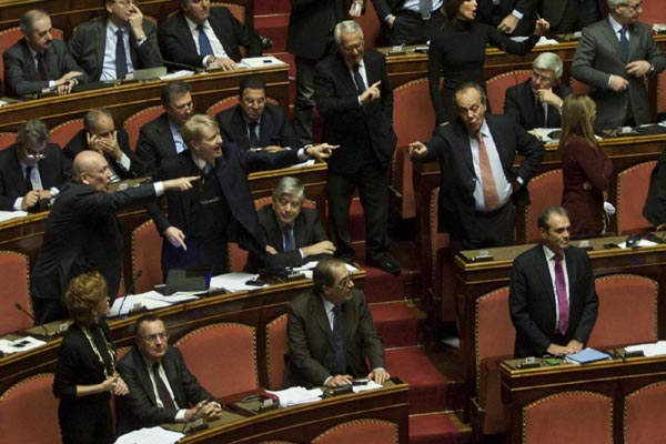 Berlusconi non è più senatore. “Democrazia in lutto” Berlusconi non è più senatore. “Democrazia in lutto”