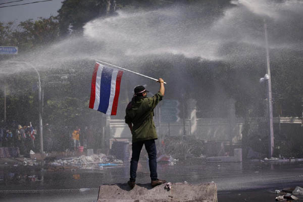 Rivolta a Bangkok,  ecco che cosa c’è alla base della crisi
