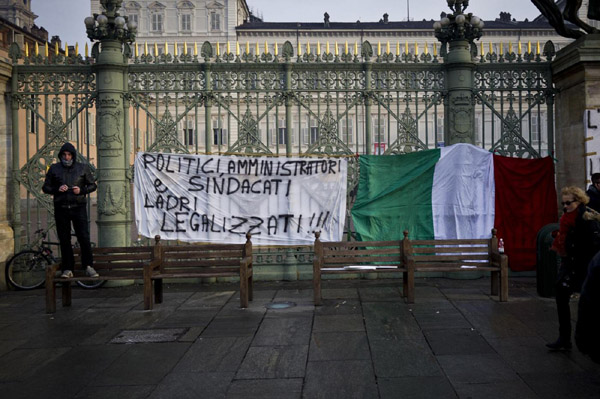 Forconi, proteste in tutta Italia. Scontri a Torino Forconi, proteste in tutta Italia. Scontri a Torino