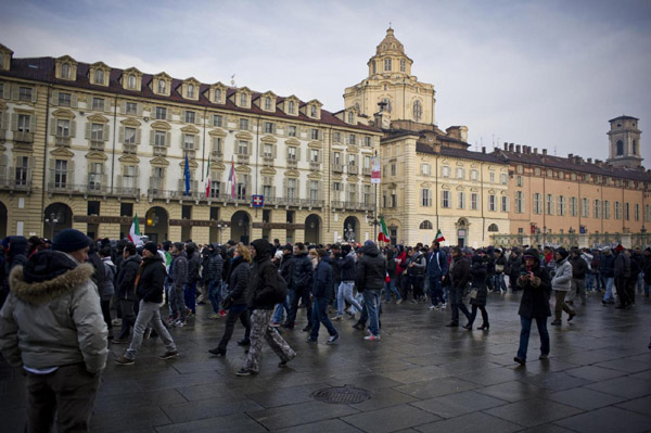 Forconi, proteste in tutta Italia. Scontri a Torino Forconi, proteste in tutta Italia. Scontri a Torino