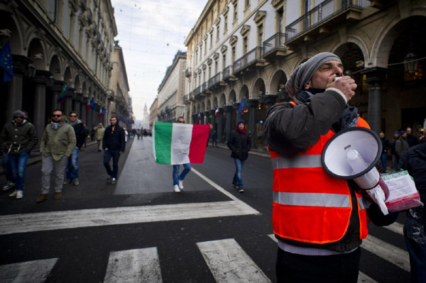 Forconi, proteste in tutta Italia. Scontri a Torino Forconi, proteste in tutta Italia. Scontri a Torino