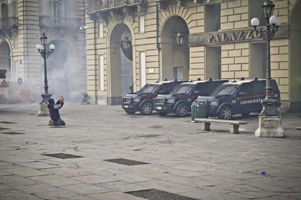 Forconi, proteste in tutta Italia. Scontri a Torino Forconi, proteste in tutta Italia. Scontri a Torino