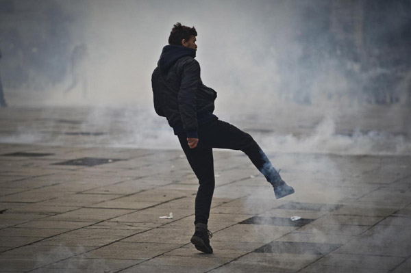 Forconi, proteste in tutta Italia. Scontri a Torino Forconi, proteste in tutta Italia. Scontri a Torino
