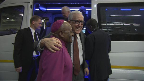 I grandi del mondo a Soweto. Obama: “Un gigante della storia” I grandi del mondo a Soweto. Obama: “Un gigante della storia”