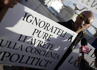 Lampedusa, rimossi i dirigenti del centro d’accoglienza