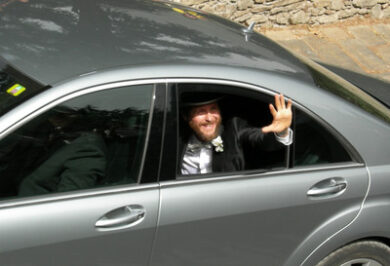 Brutto incidente per Jovanotti: cade dalla bici e si rompe un polso