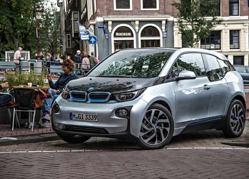 “iFoodies” powered by Bmw “iFoodies” powered by Bmw