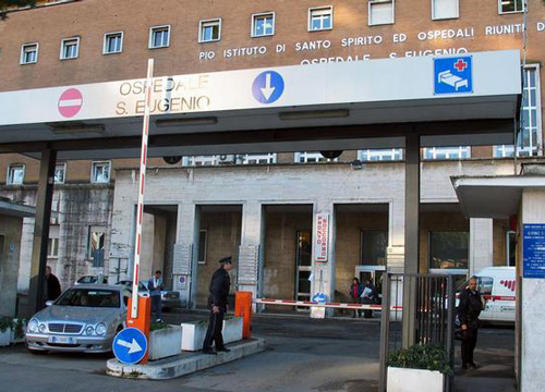 Attende per un’ora la sala parto. Cambia ospedale, il bimbo muore Attende per un’ora la sala parto. Cambia ospedale, il bimbo muore