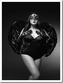 La donna piace “curvy”. Ecco il calendario 2014