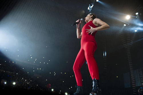 Nuovo record per Emma Marrone: è l’artista femminile che ha venduto di più nel 2013