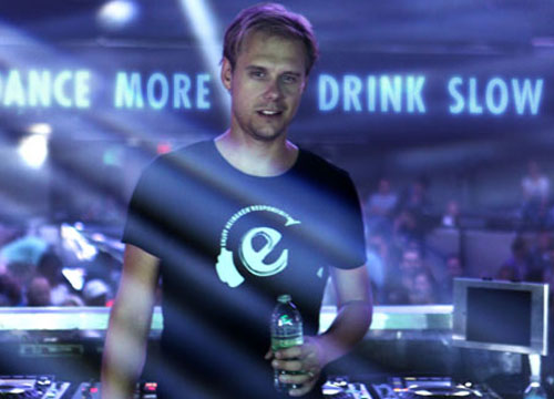 Heineken lancia la campagna mondiale “Dance More, Drink Slow” Heineken lancia la campagna mondiale “Dance More, Drink Slow”