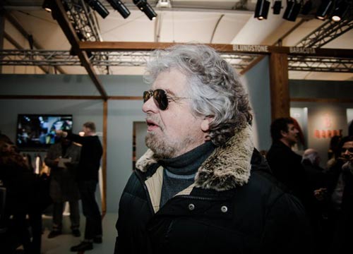 Renzi e Grillo in passerella. I leader sfilano per Pitti Uomo Renzi e Grillo in passerella. I leader sfilano per Pitti Uomo