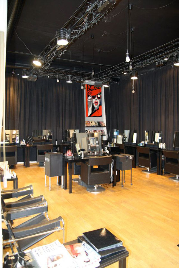 Milano, arriva “Un Taglio Solidale”. Parrucchiere al prezzo simbolico di 8 euro Milano, arriva “Un Taglio Solidale”. Parrucchiere al prezzo simbolico di 8 euro