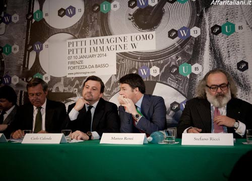 Renzi e Grillo in passerella. I leader sfilano per Pitti Uomo Renzi e Grillo in passerella. I leader sfilano per Pitti Uomo