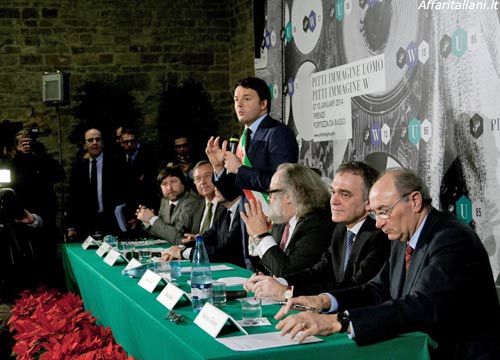 Renzi e Grillo in passerella. I leader sfilano per Pitti Uomo Renzi e Grillo in passerella. I leader sfilano per Pitti Uomo