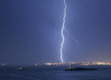 Argentina, un fulmine uccide 3 turisti al mare