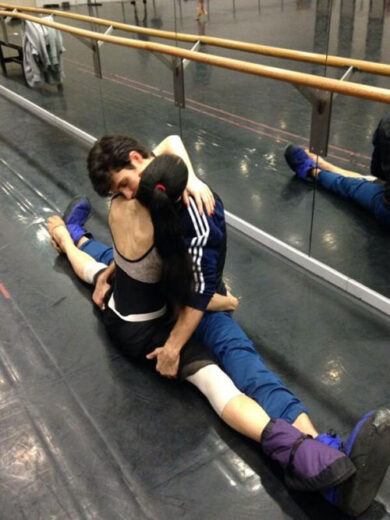 Baci e coccole per Roberto Bolle e Beatrice Carbone