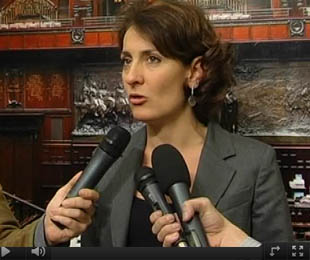 Carla Ruocco, sondaggio immigrazione clandestina per stare vicino alla gente