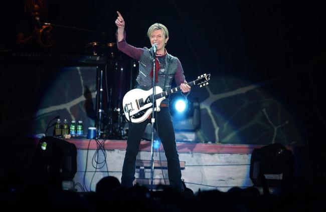David Bowie star senza tempo: in corsa per 2 Brit award a 67 anni David Bowie star senza tempo: in corsa per 2 Brit award a 67 anni