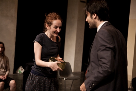 Teatro/ Al Parenti Rustioni universalizza Cechov