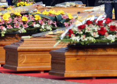 Avvelena e uccide i suoi genitori. Ma il giudice: “Niente processo”